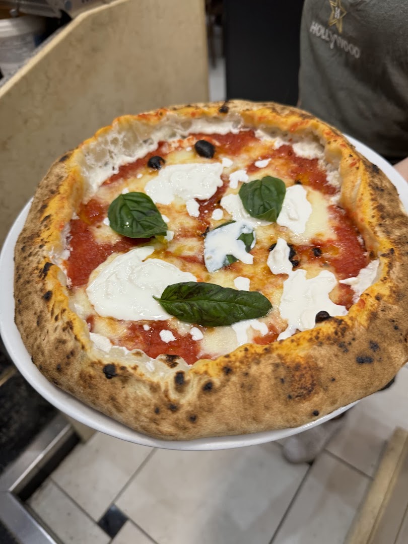 Hollywood Pizzeria Braceria