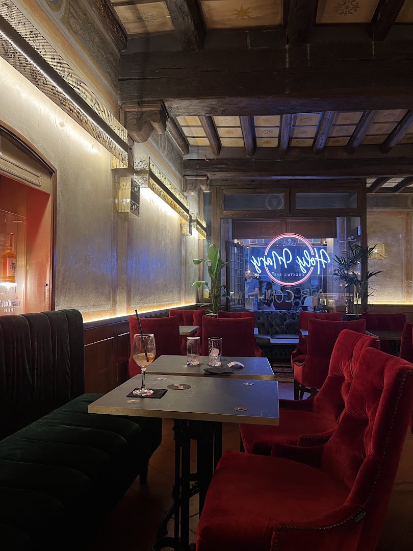 Holy Mary - Restaurant & Cocktail Bar
