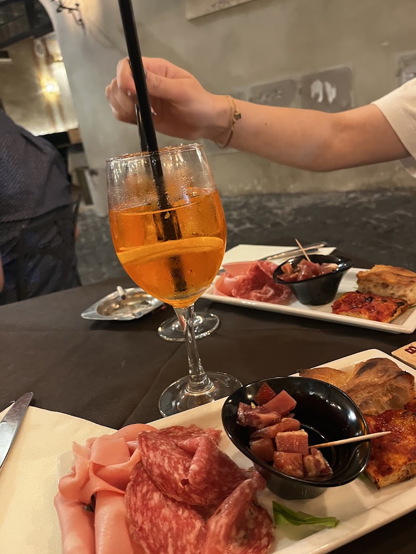 Holy Mary - Restaurant & Cocktail Bar