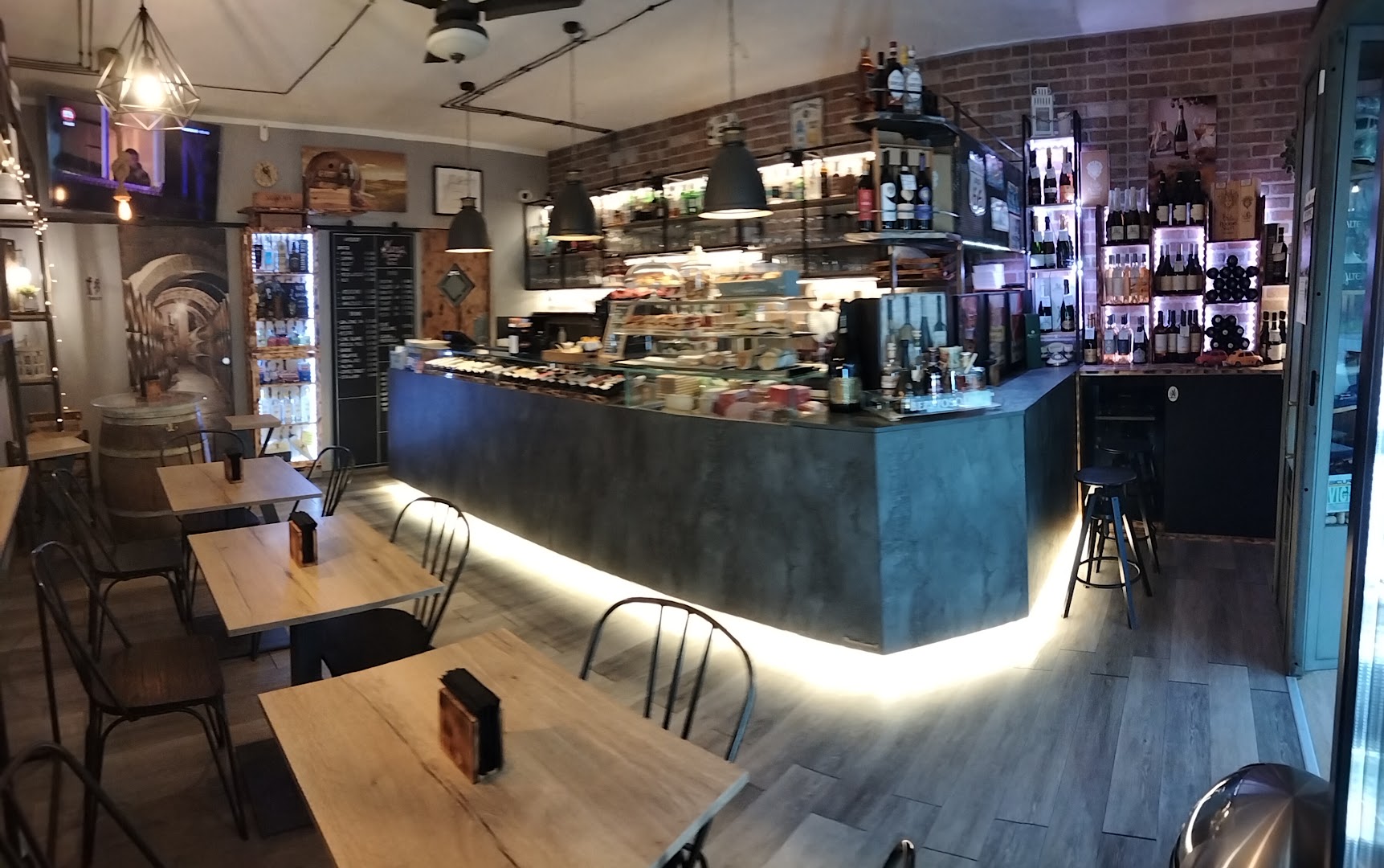 Hosterya street wine