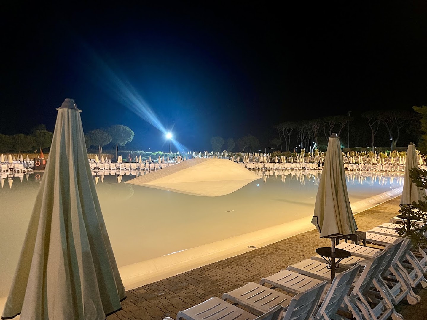Hu Albatros Swimming Pool & Lagoons