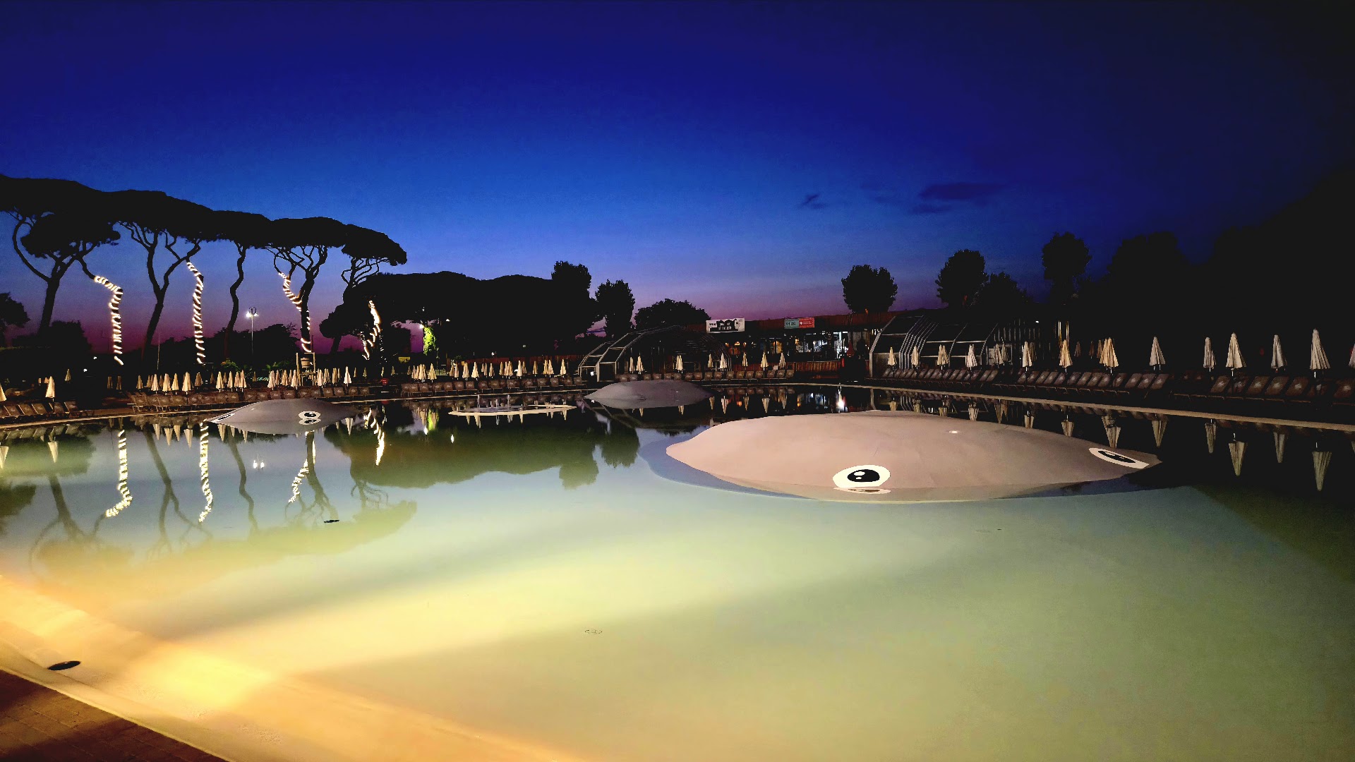 Hu Albatros Swimming Pool & Lagoons