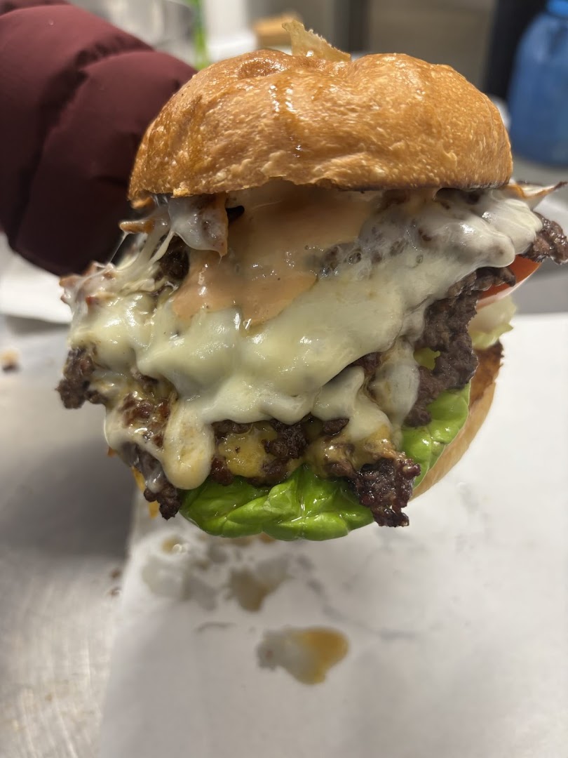 Hungry Dogs Fresh Burgers