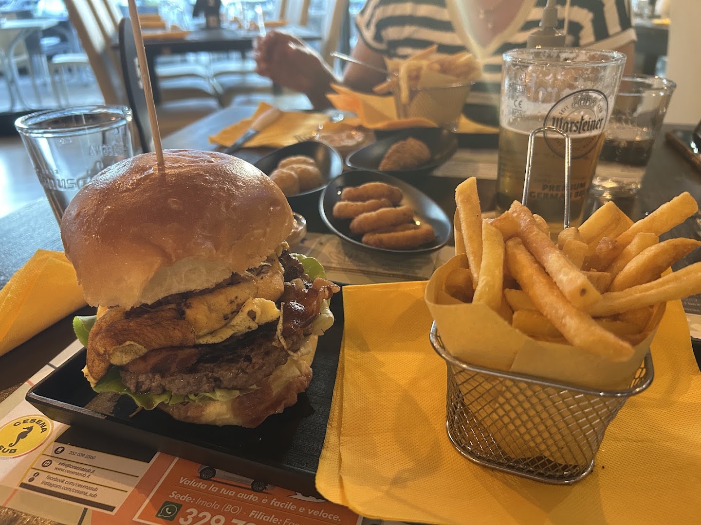 Hungry Dogs Fresh Burgers
