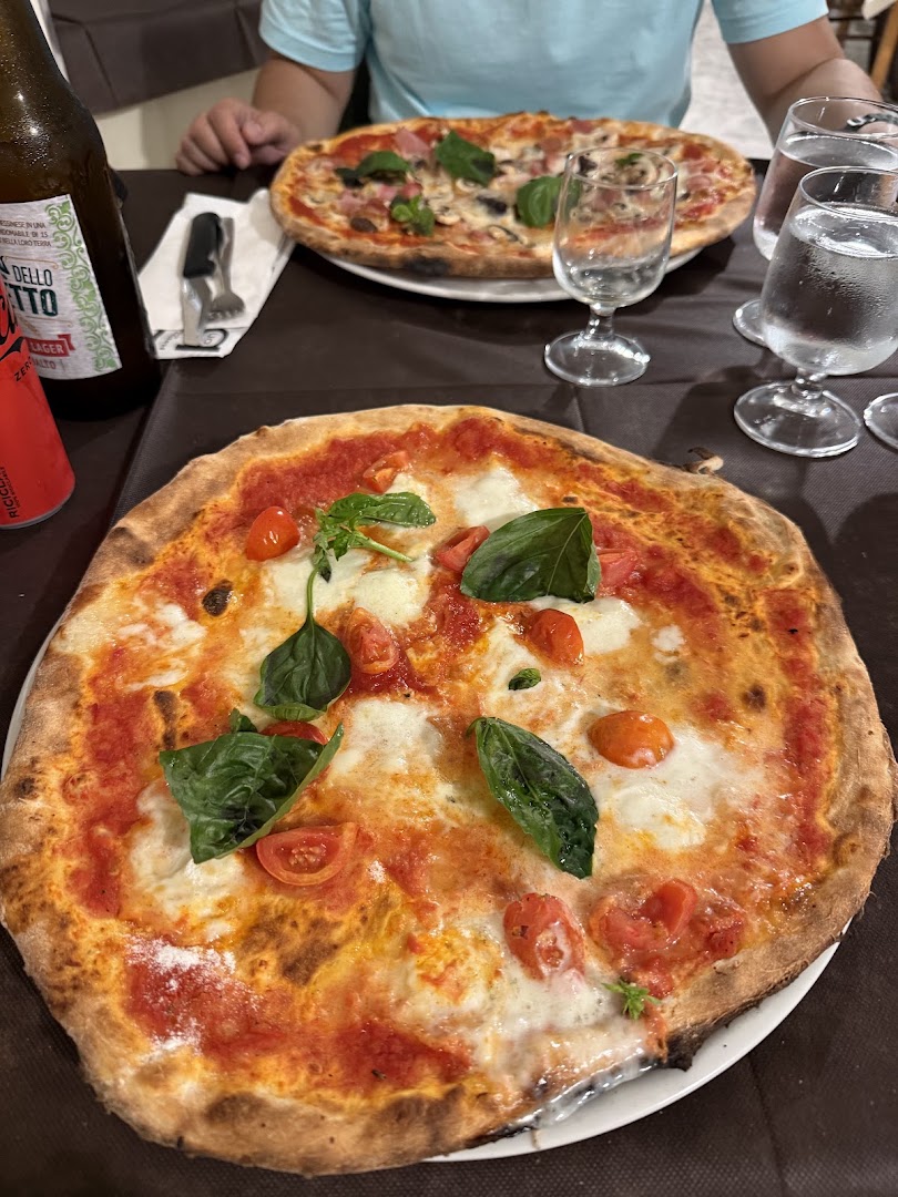 I cumpari pub pizzeria, Librizzi