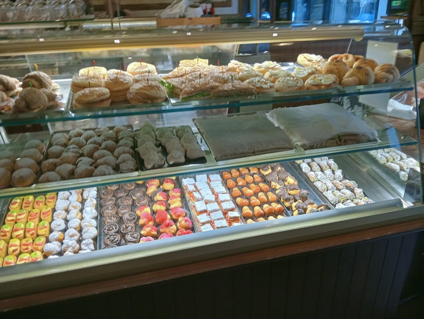 I Dolci di Battista, caffetteria pasticceria pralineria