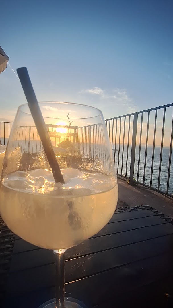 I GRADONI META SUNSET BAR