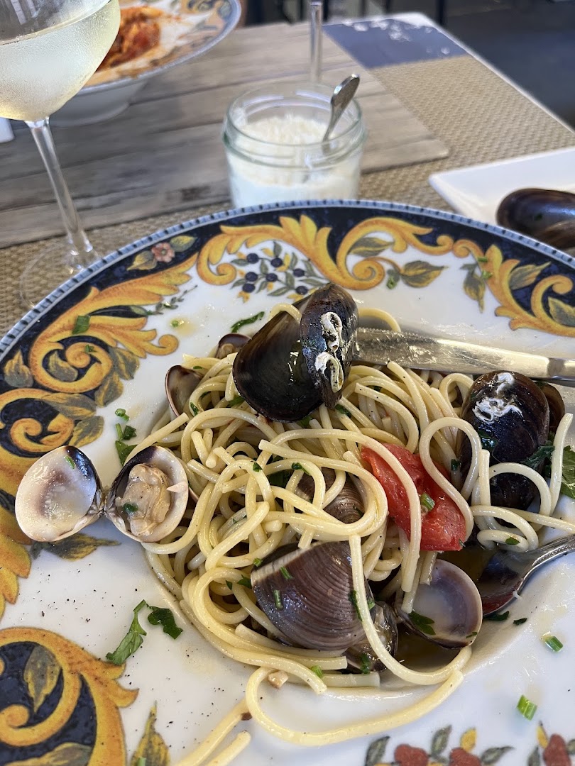 I Parenti Family Cocktail Bar & Ristorante