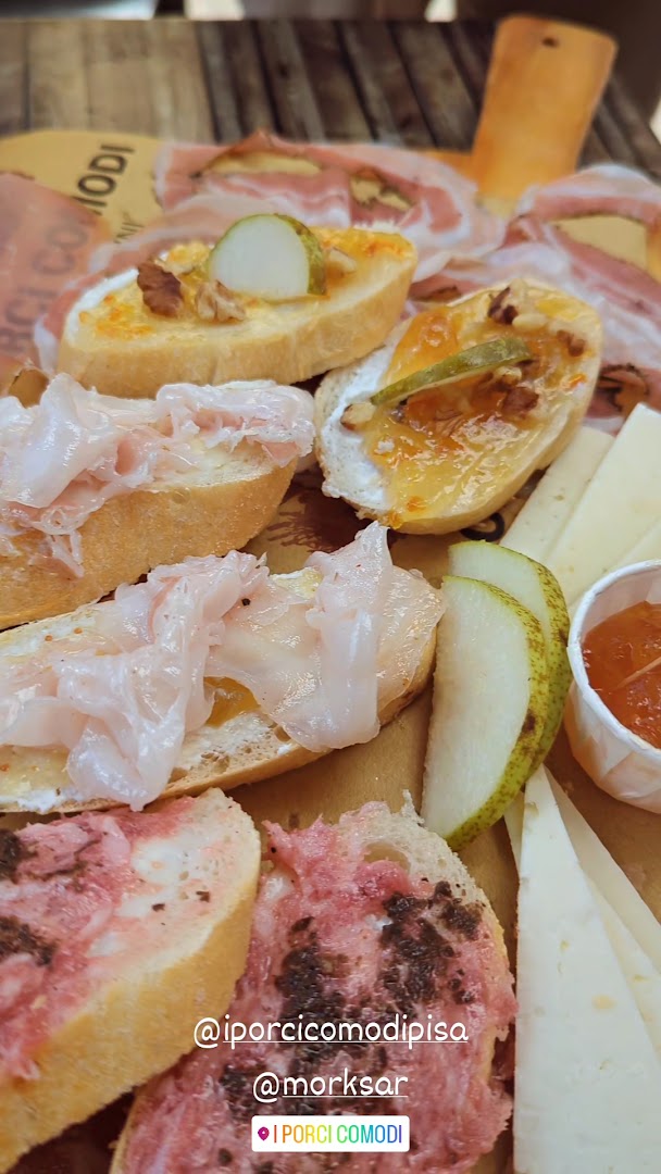 I Porci Comodi, Pisa