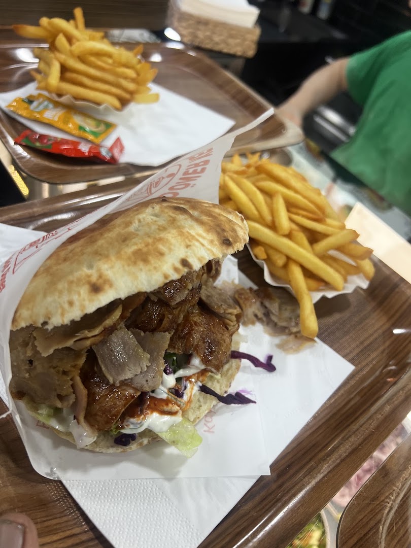 İstanbul cavernago Turkish kebap pizza gril