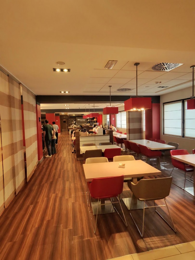 ibis Kitchen, Cardano al Campo