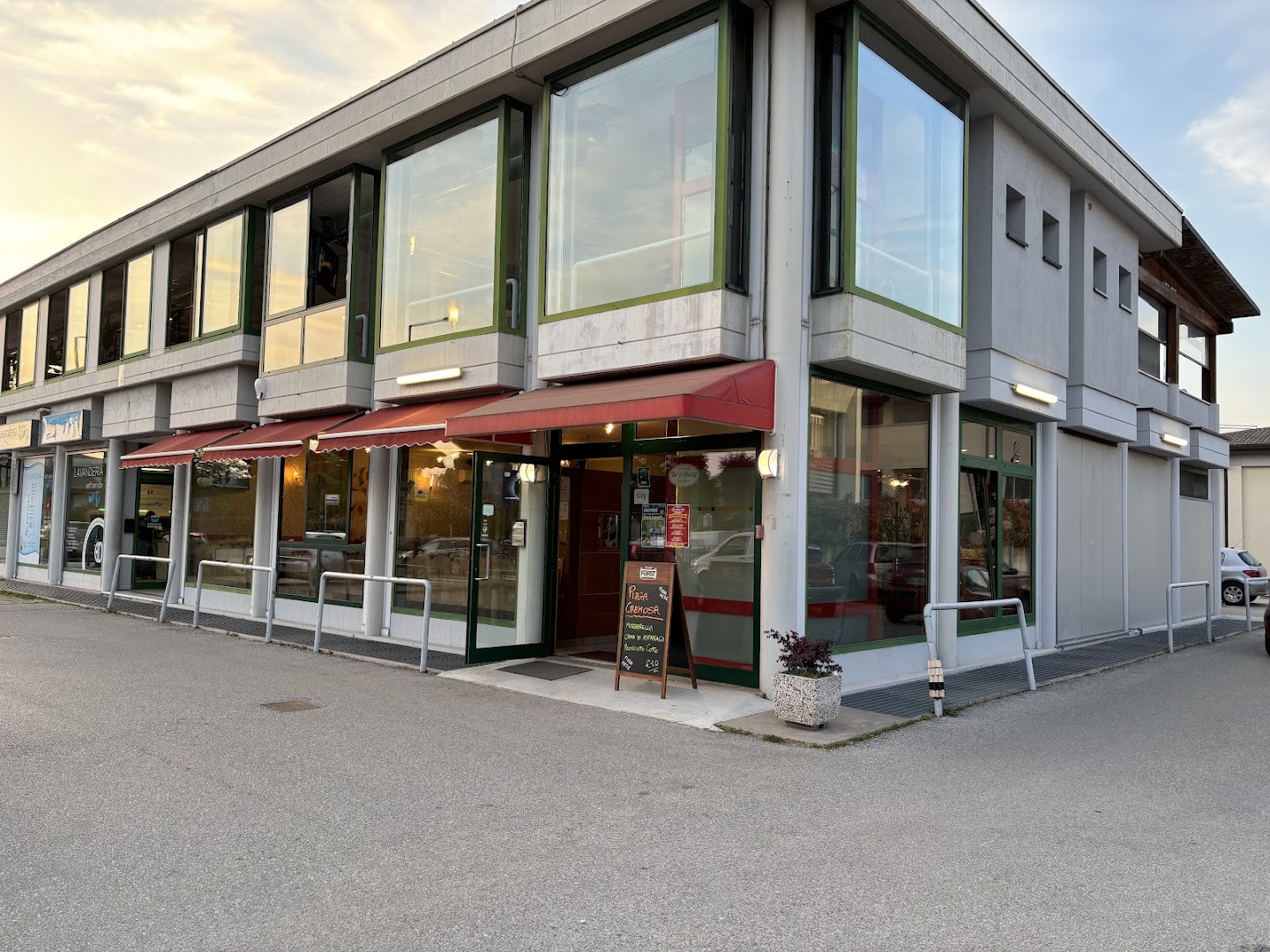Ice and Co. Pizzeria e Gelateria
