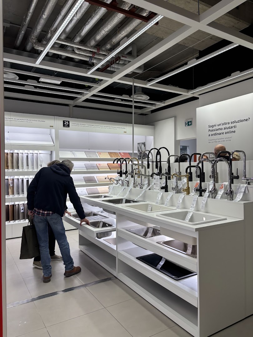 IKEA Lecco plan and order point