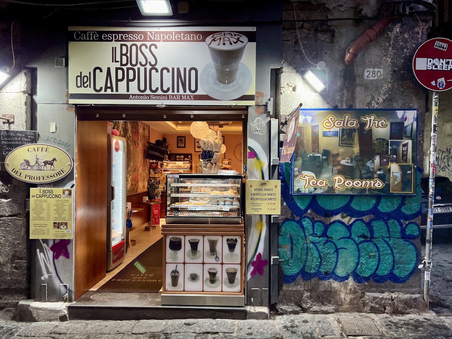 Il Boss del Cappuccino, Napoli