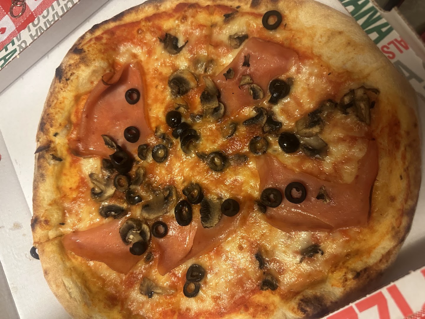 Il Buco pizzeria burgheria