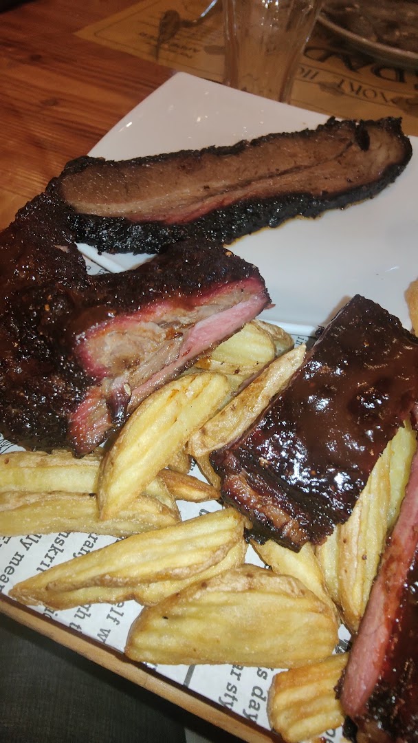 Il Dado Smoke House - Pizza And BBQ