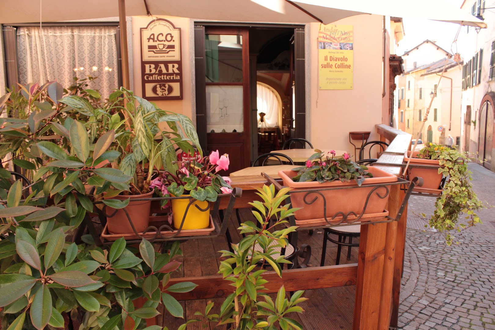 Il Diavolo sulle Colline - Bar Genova, Rocca Grimalda