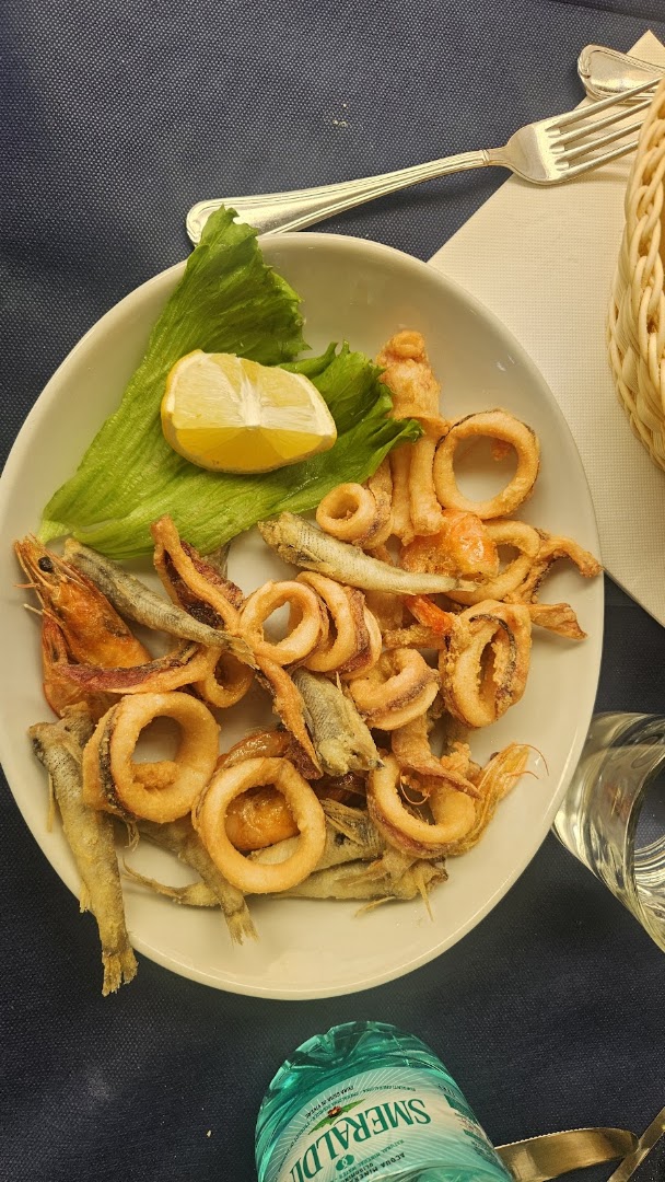 Il Drago Rosso Caffetteria Bar Ristorante Pizzeria Cucina tipica sarda, Tortolì
