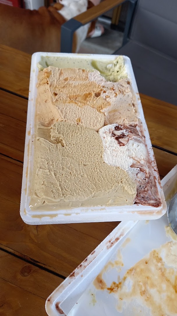 Il Gelato Di Raffa Di Uberti Deborah