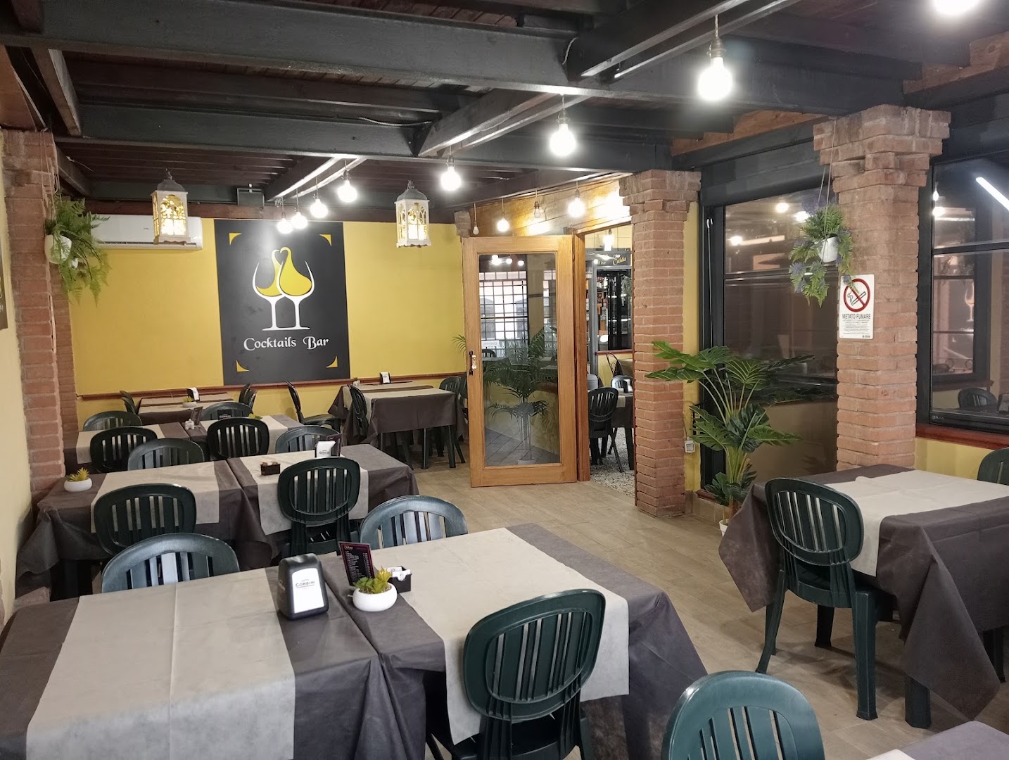 Il Glicine bistrot Bar pasticceria tavola calda pizzeria wine bar Ploom store, Roma