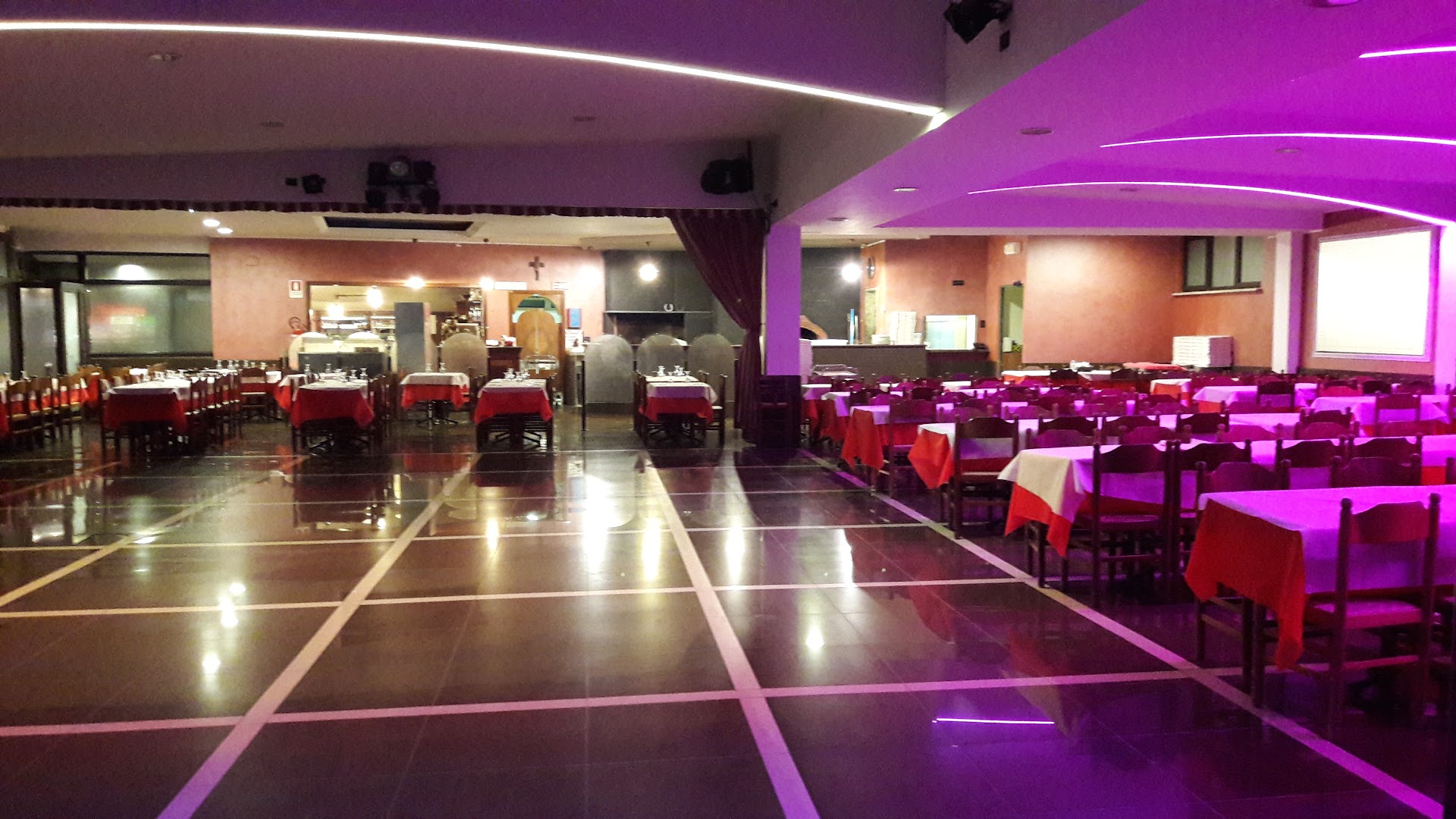 Il golosone Ristorante Pizzeria sala da Ballo