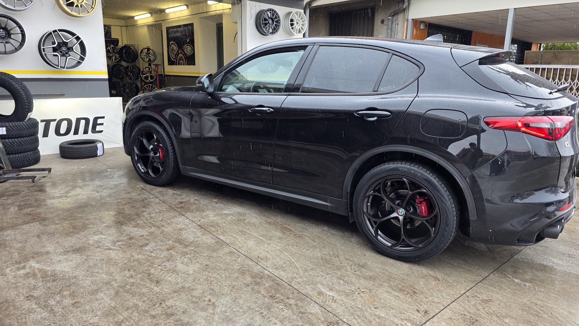 IL GOMMISTA DI FROSINONE SRLS - Driver Center Pirelli FROSINONE