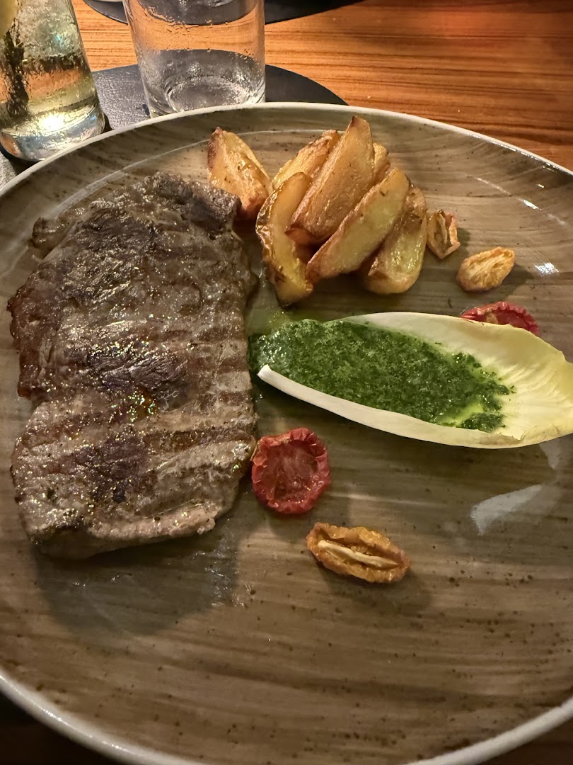 Il Grande Gatsby Bar & Restaurant