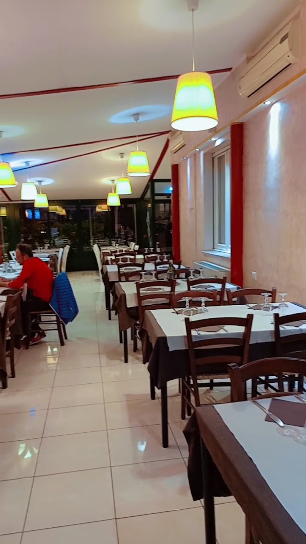 Il Grillo Ristorante Pizzeria Sole Rosso di Hu Lanzhu & C. SNC, Beinasco