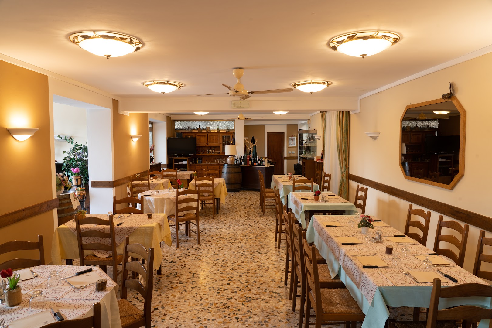 Il Grotto di Salotti - Ristorante - Pizzeria - Hotel - Bar Alimentari