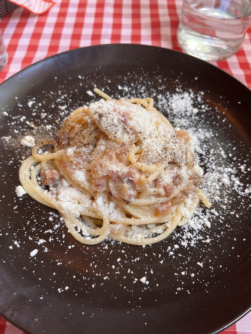 Il gufo e la coccinella
