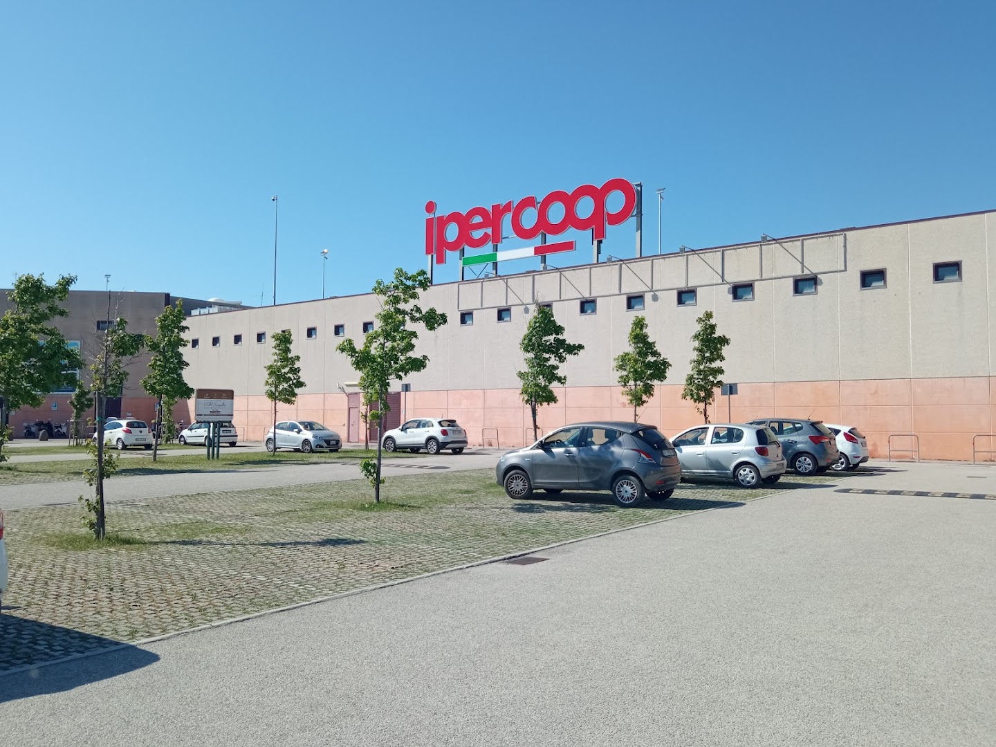 Il Maestrale C.Commerciale