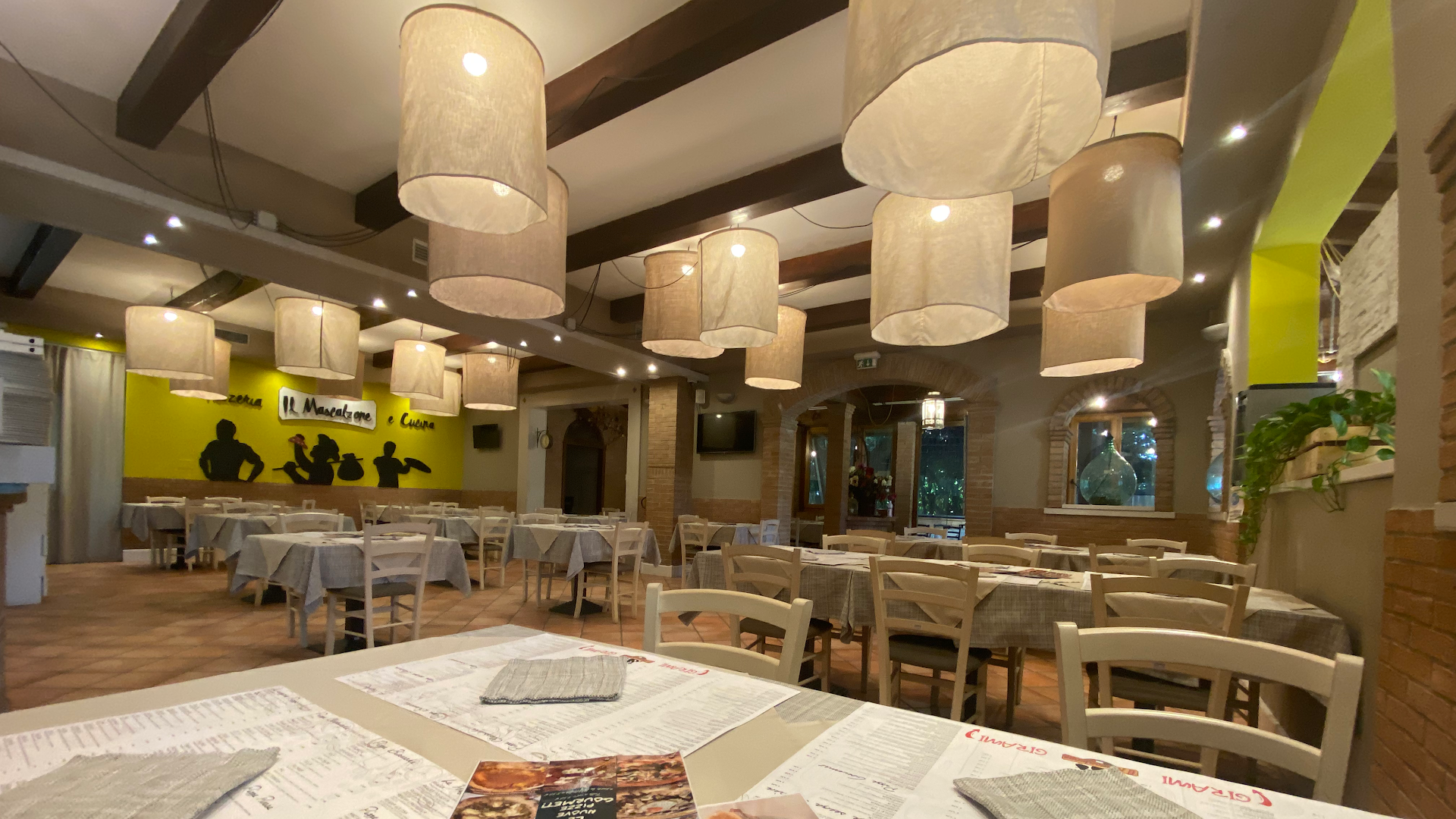 Il Mascalzone pizzeria con cucina