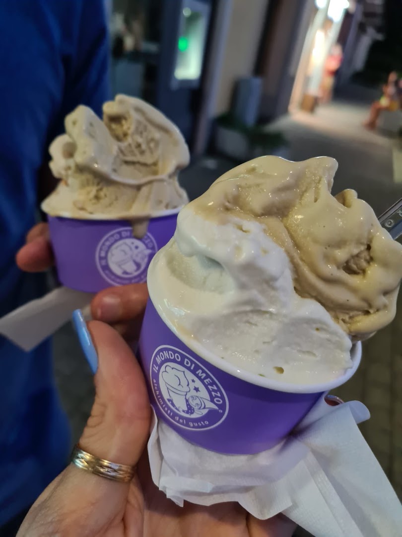 Il Mondo Di Mezzo Gelateria, Usmate Velate