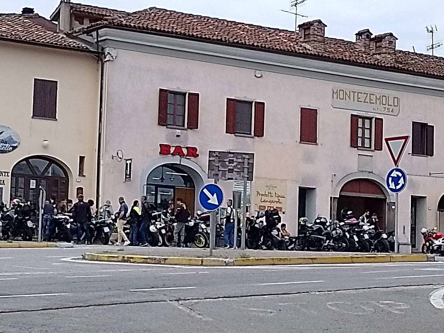 Il Pane Di Montezemolo Di Varrone Alex