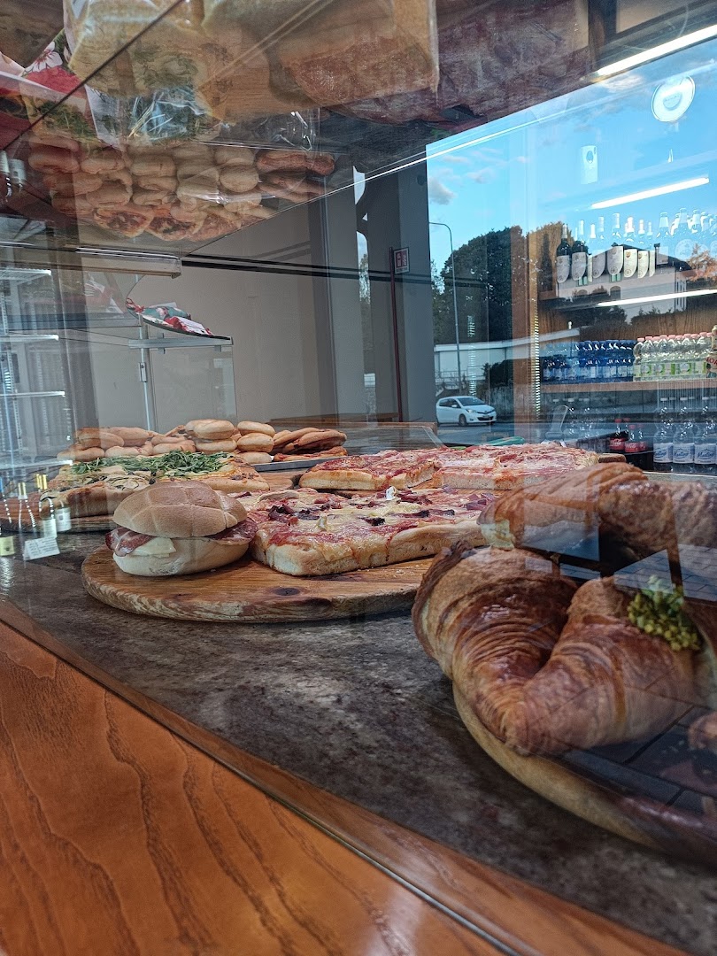 IL PANETTAIO IN OLEGGIO CASTELLO