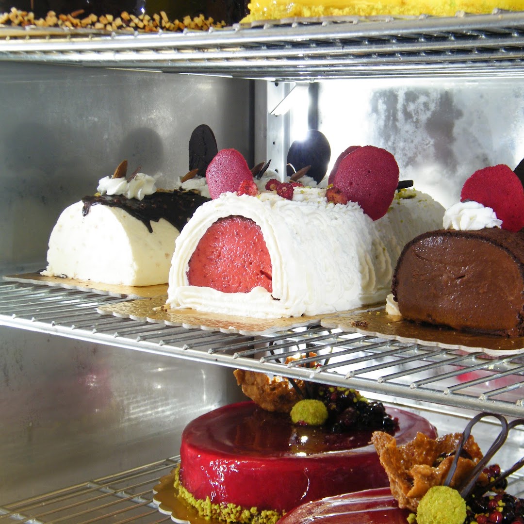 Il Pasticcione, Carini