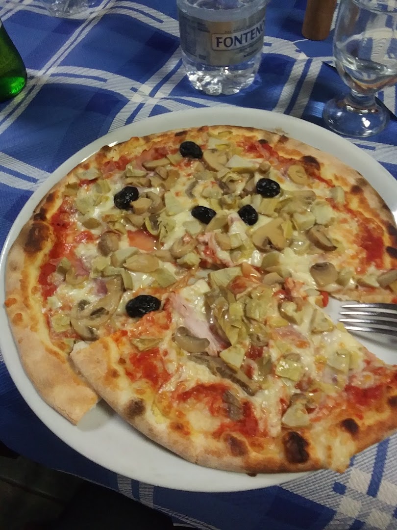 Il Pizzaiolo Matto by "Ciotone"