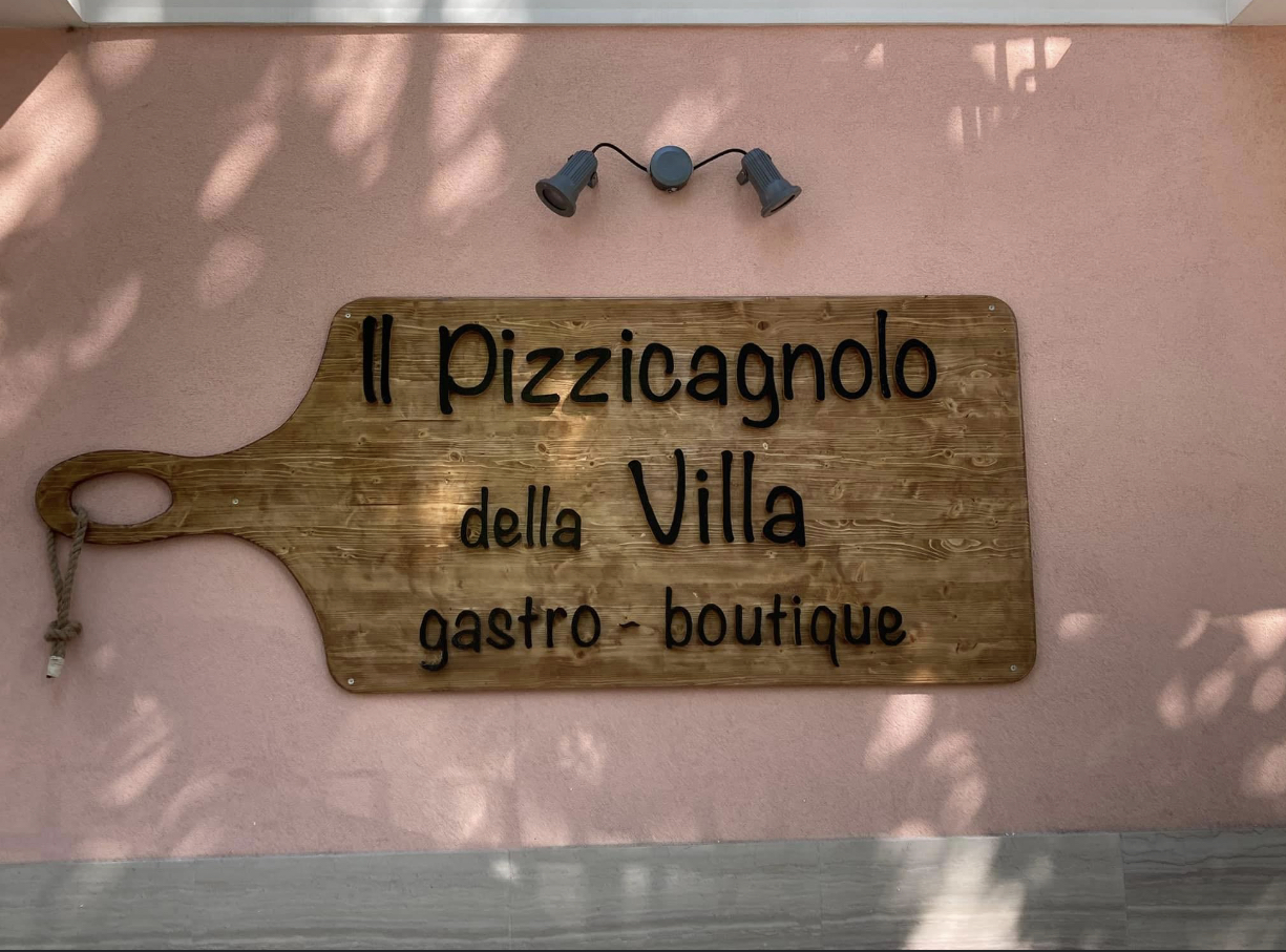 Il pizzicagnolo della Villa