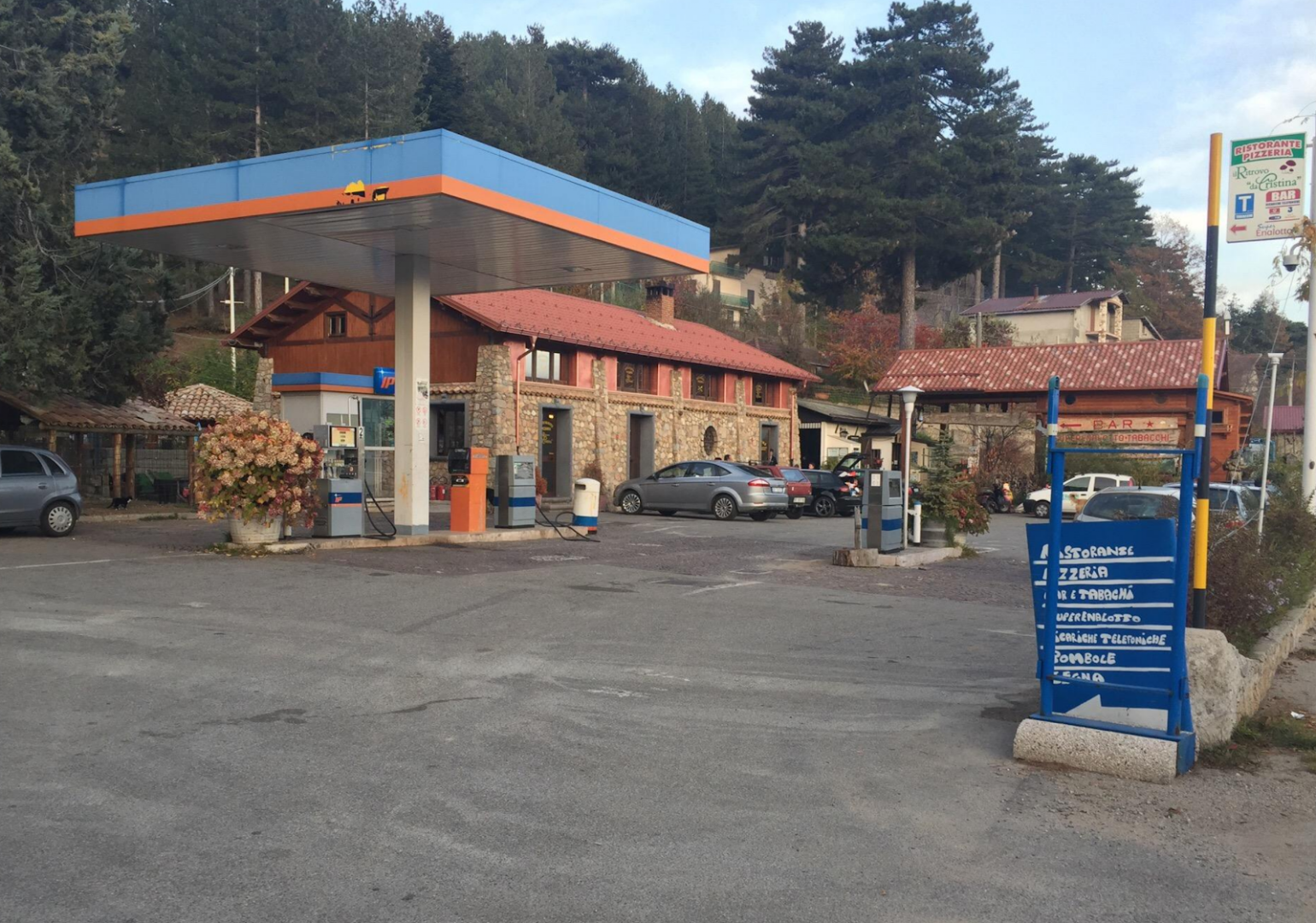 Il ritrovo da Cristina, Cotronei