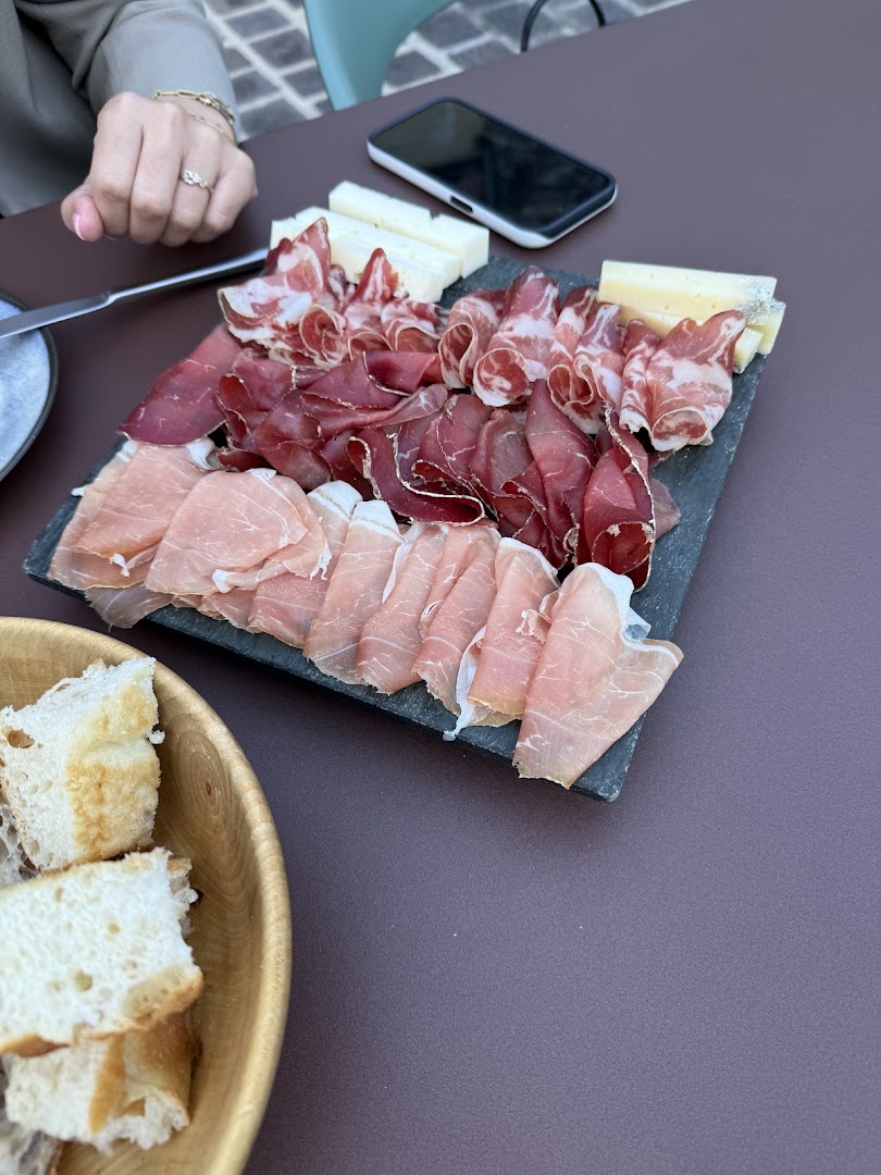 Il Tabernario Enoteca delle Alpi