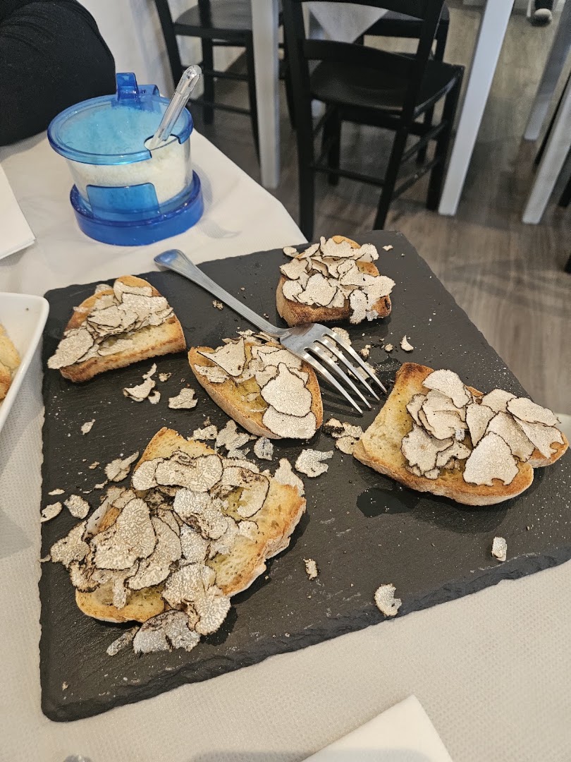 Il Triangolo, Pietralunga