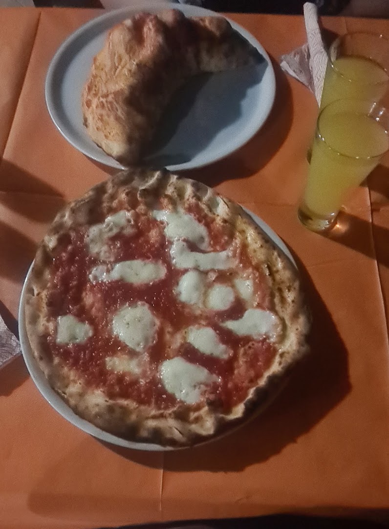 Il Trone, Locanda Pizzeria