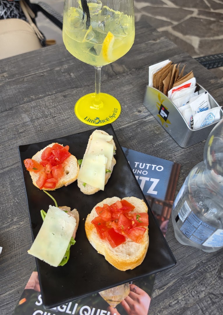 iLIKE bar Food And Drink