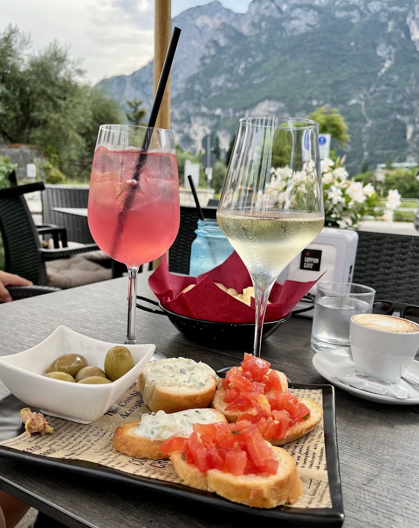 iLIKE bar Food And Drink