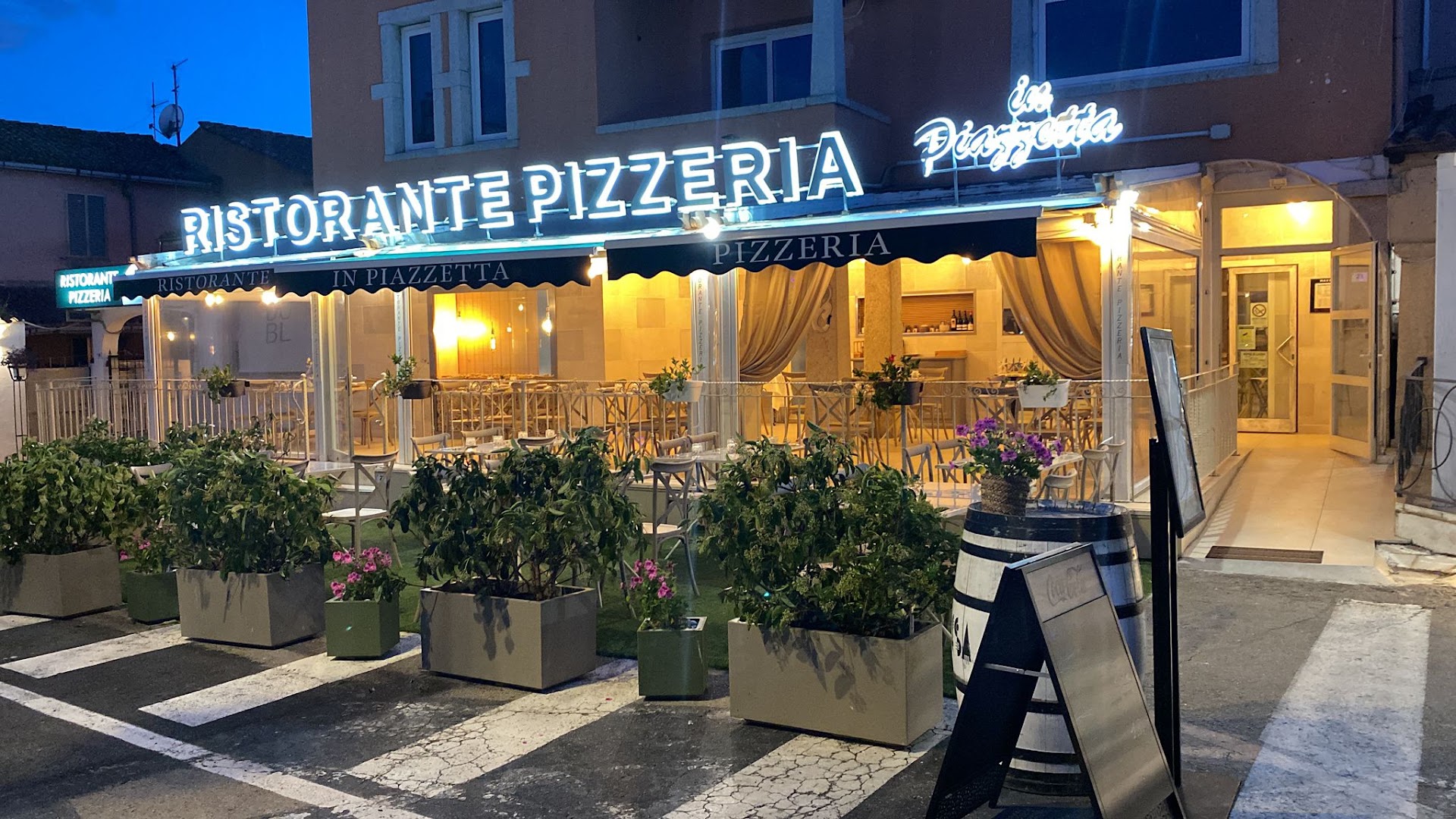 in piazzetta san teodoro Via don Gavino Pes, San Teodoro
