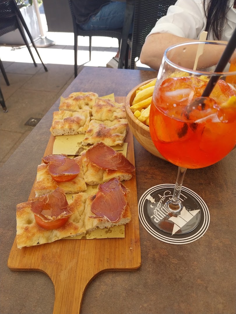 Incudine Square - Bar e Pizzeria