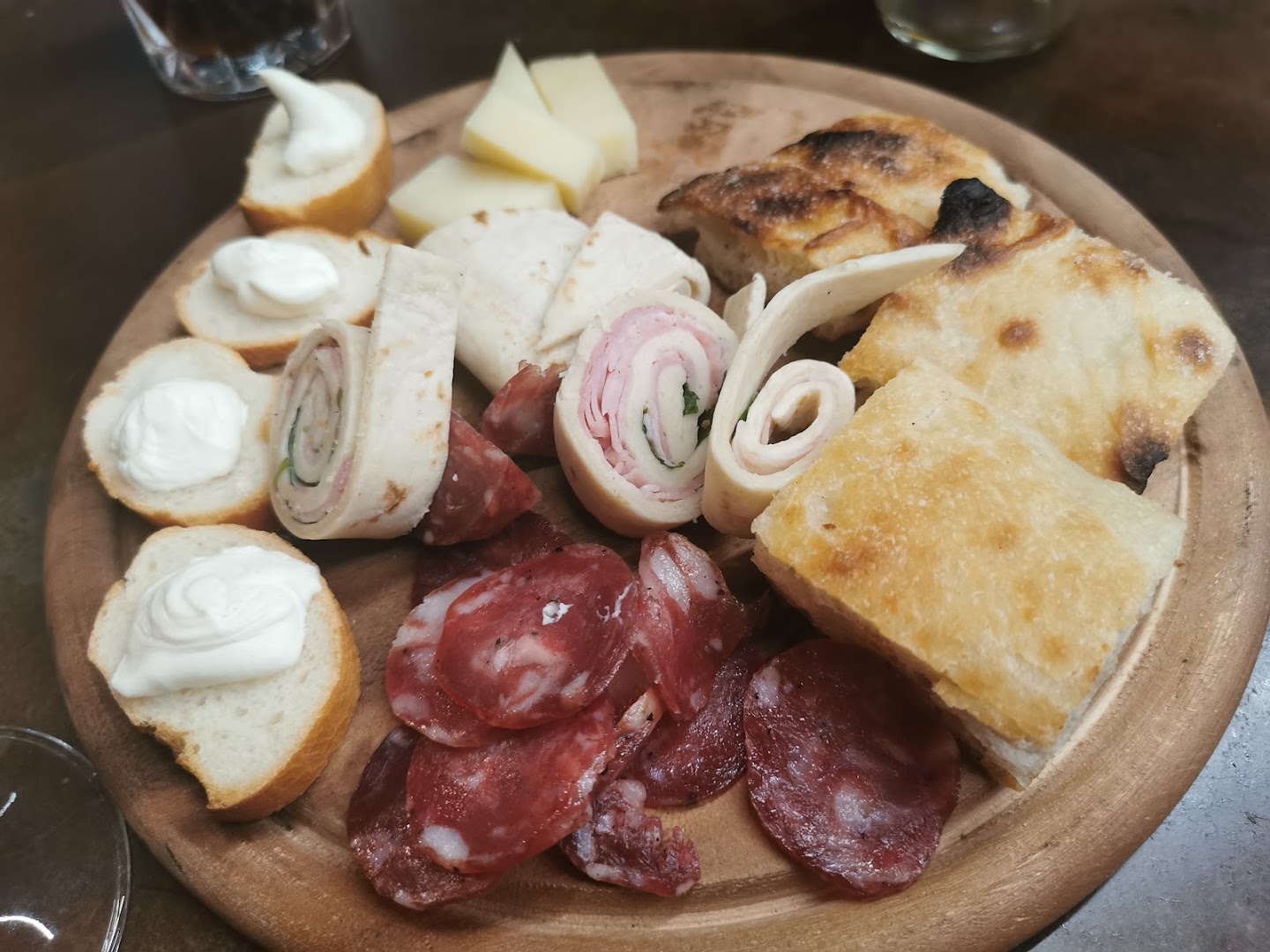 Incudine Square - Bar e Pizzeria