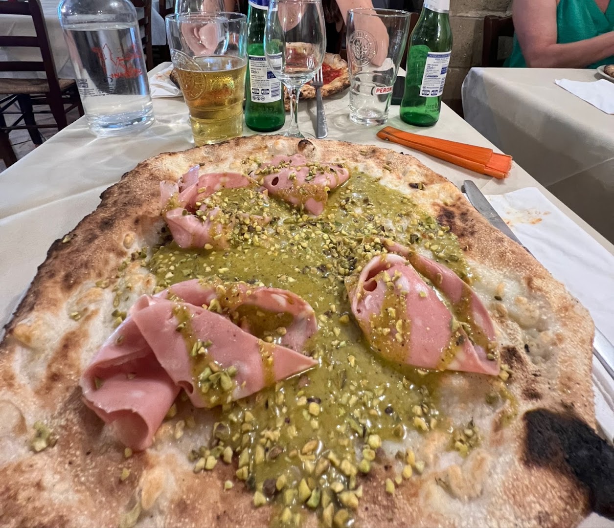 Insolito pizzeria e trattoria napoletana