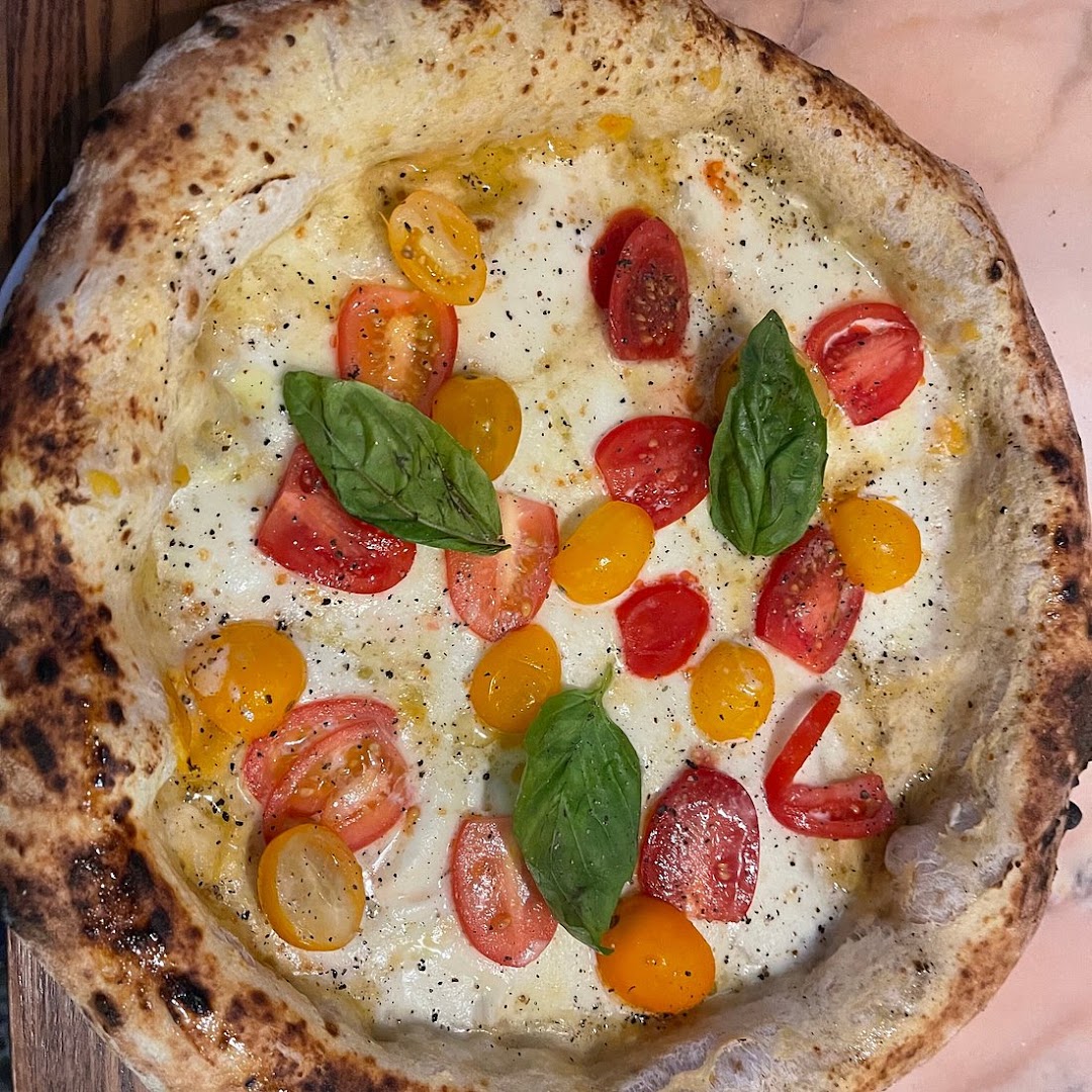 Insolito pizzeria e trattoria napoletana
