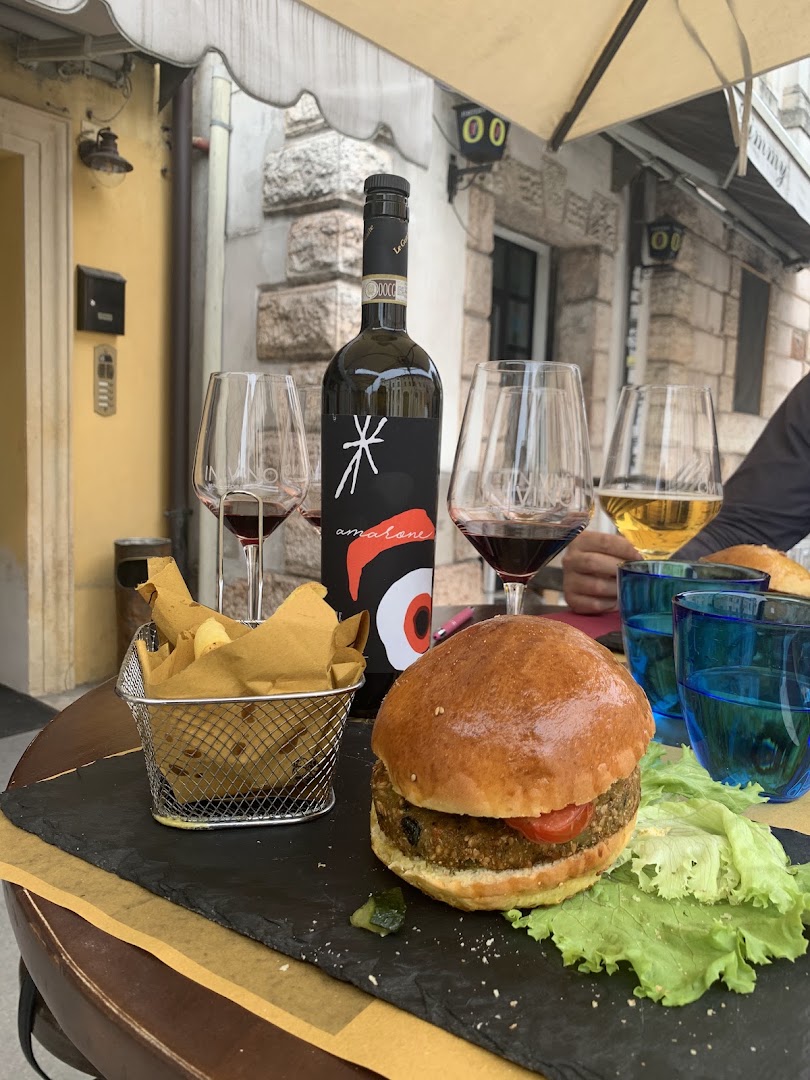 Invino wine food
